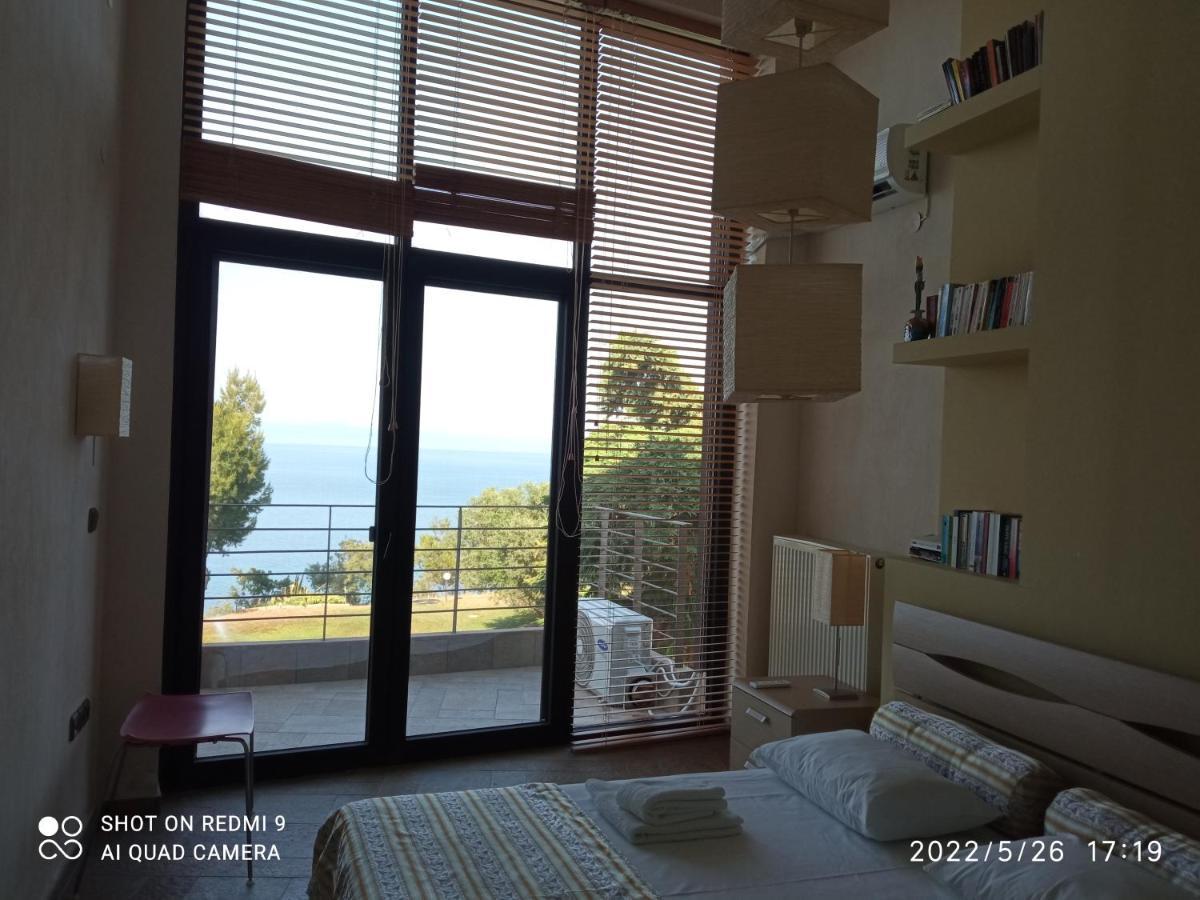 Castle On The Edge Of The Sea Villa Nea Poteidaia Exterior foto