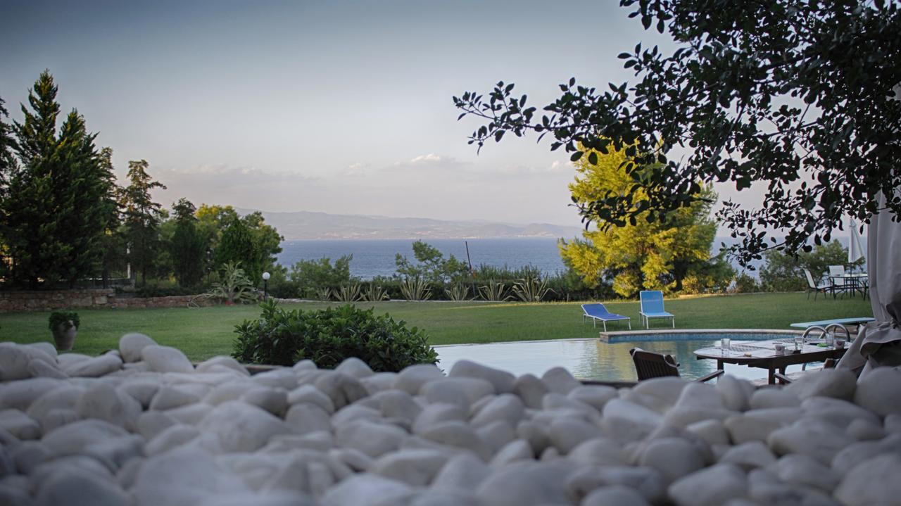 Castle On The Edge Of The Sea Villa Nea Poteidaia Exterior foto